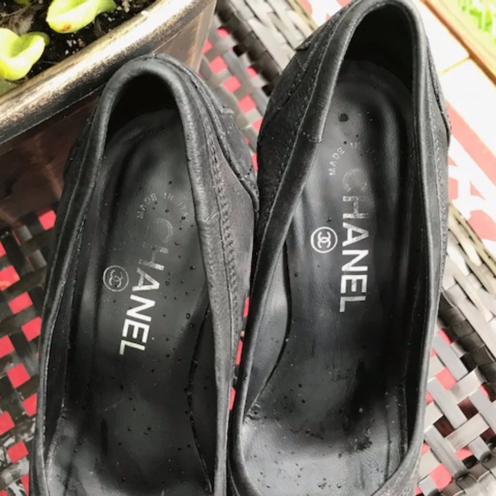 Black Chanel Suede Pumps
